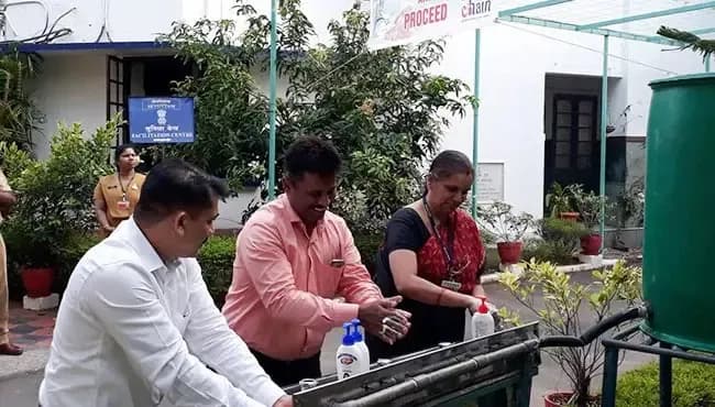 ബ്രേക്ക് ദി ചെയിൻ ക്യാമ്പെയിൻ ഏറ്റെടുത്ത് ഡിവൈഎഫ്ഐ